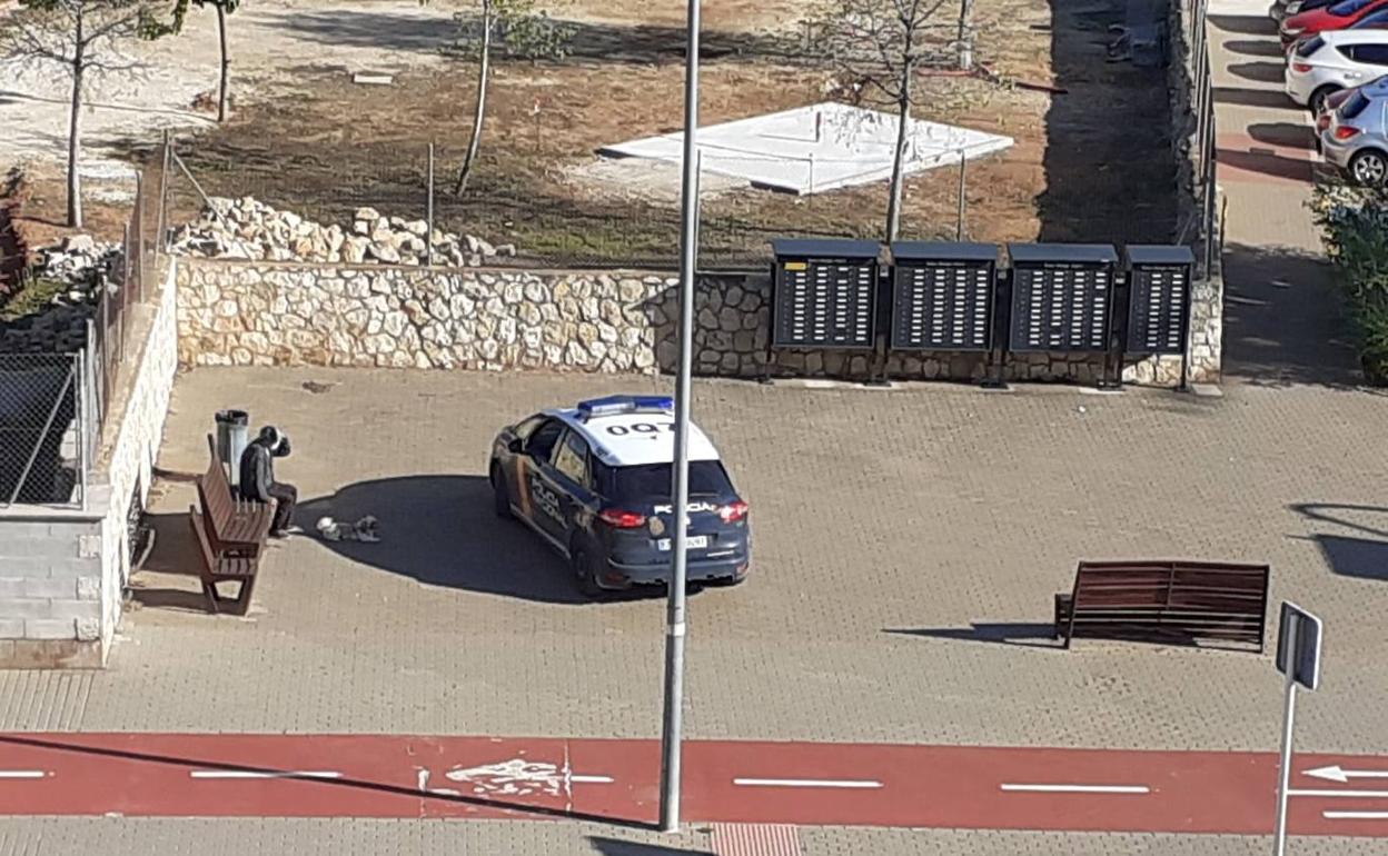 Imagen de un vehículo de la Policía Local de Dénia durante un control.