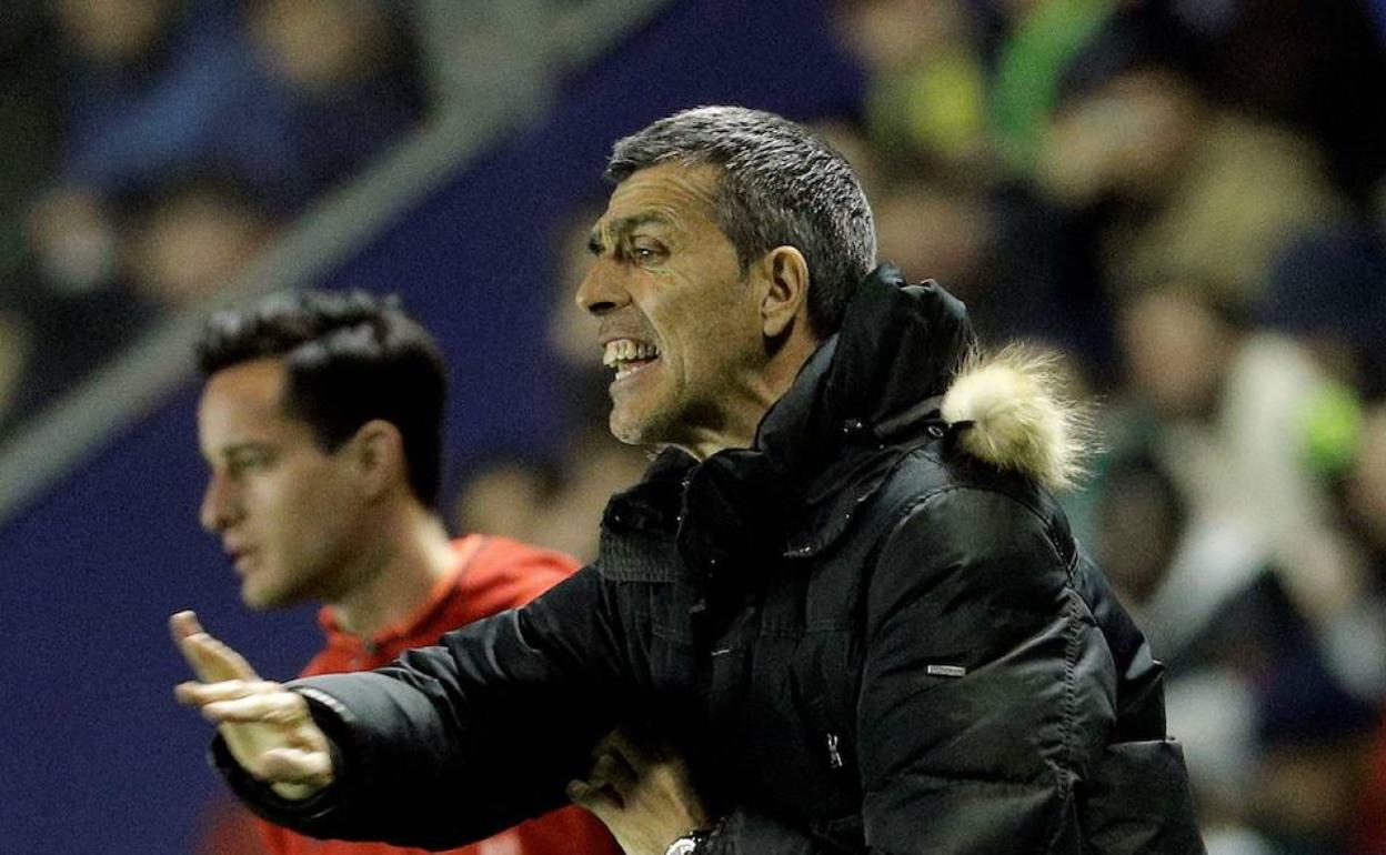 Juan Ramón López Muñiz, durante su etapa como entrenador del Levante. 