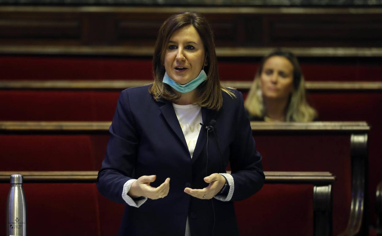 La portavoz del PP, María José Catalá, ayer en el hemiciclo. 