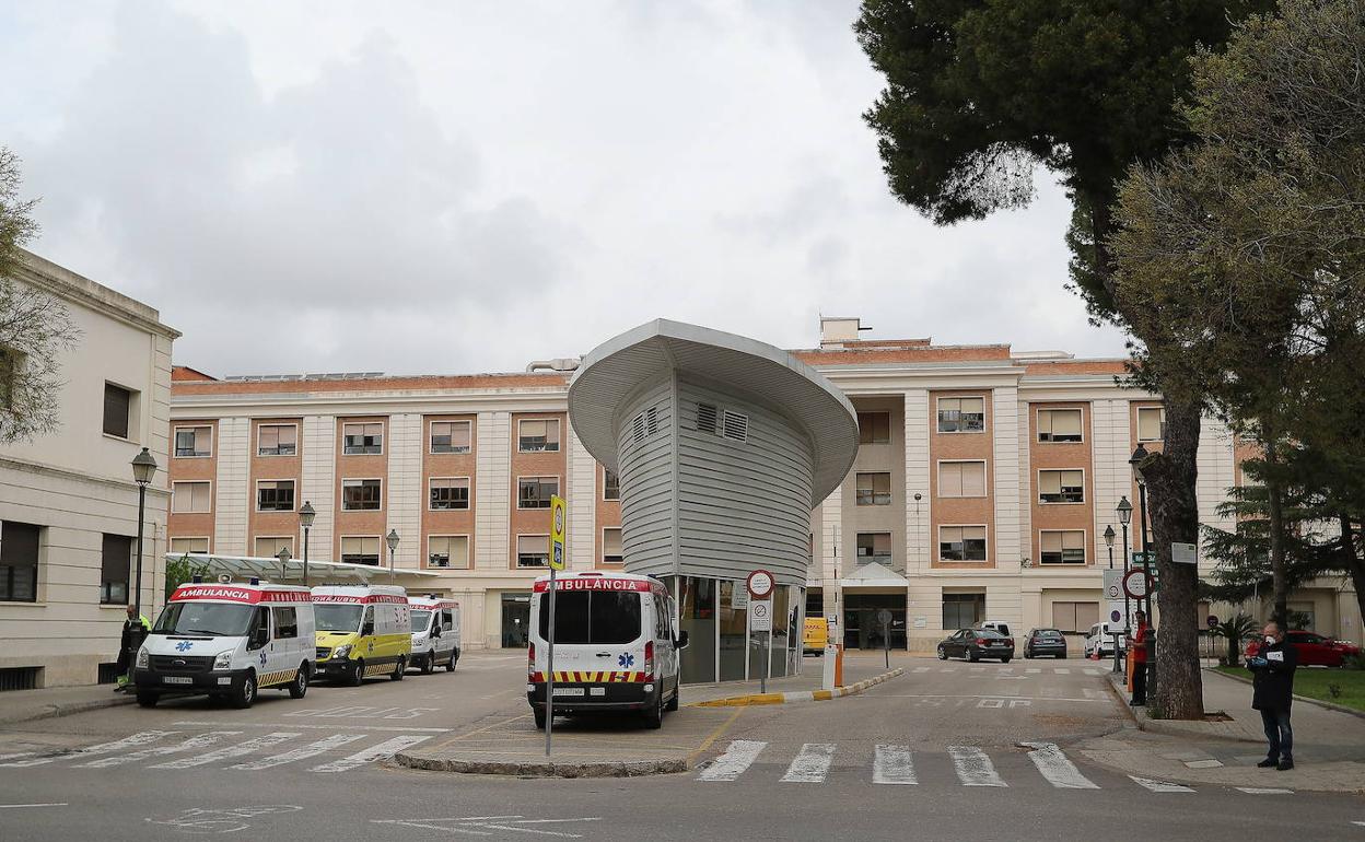 Un herido tras un accidente entre un patinete y un coche en la avenida al Vedat de Torrent