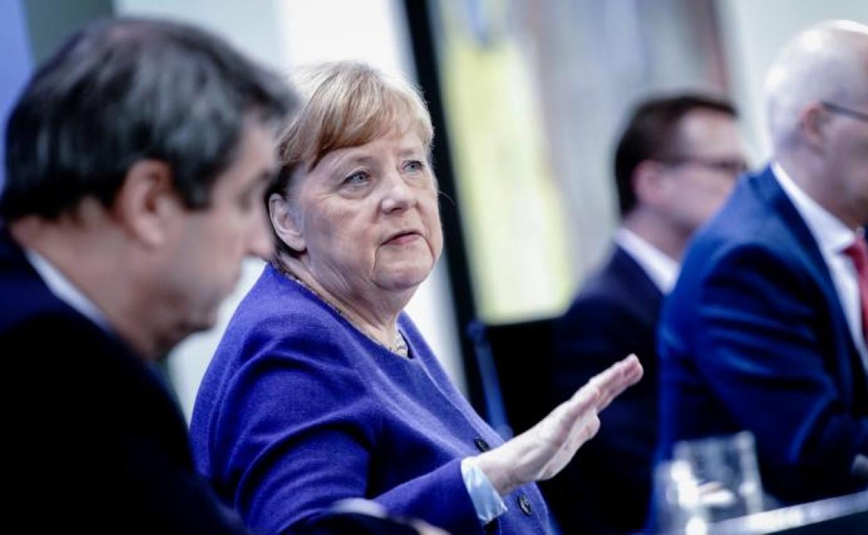 Angela Merkel, durante su reunión con los mandatarios regionales.