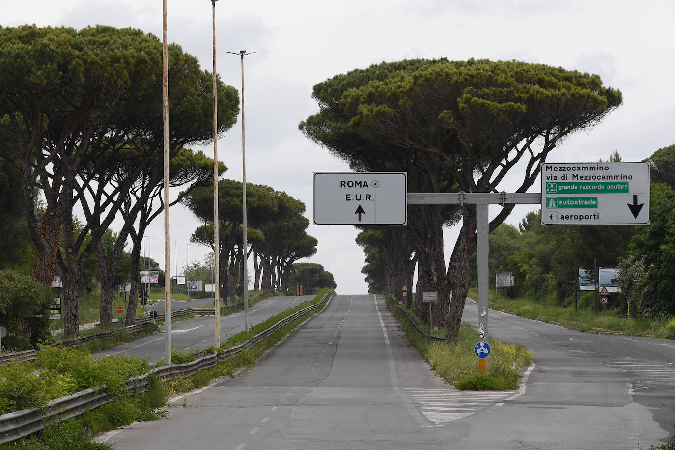 Las dos ciudades italianas se descubren sin público a vista de pájaro. Las zonas más turísticas están ahora libres, sin gente. El coronavirus ha dejado a dos de las urbes más históricas de Europa con un aspecto insólito.