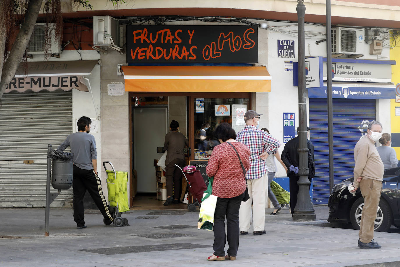 Fotos: Ciclistas, corredores y paseantes llenan de vida Valencia