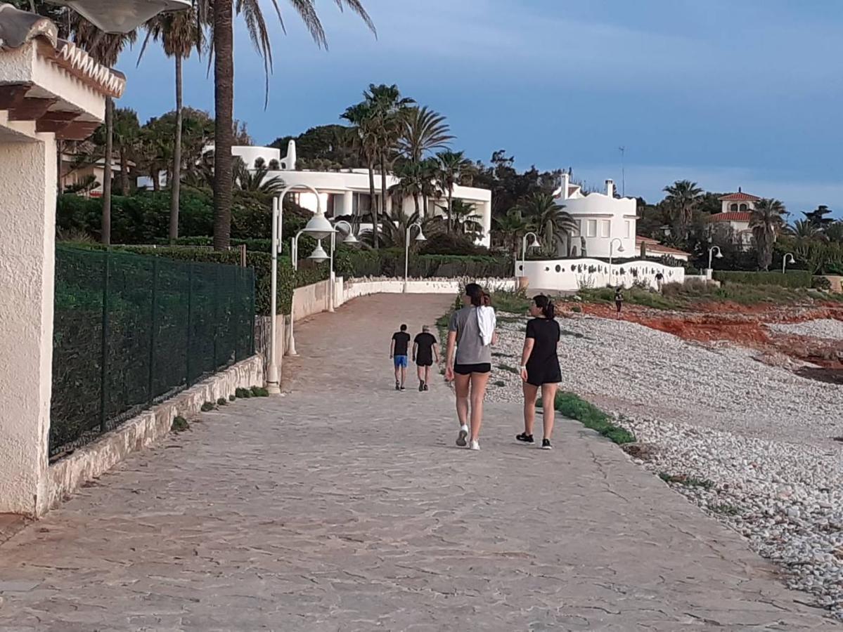 Fotos: Ciclistas, corredores y paseantes llenan de vida Valencia