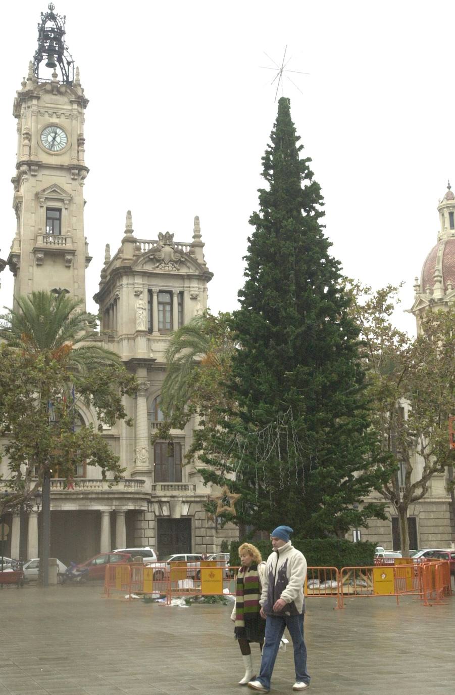 La Navidad es una época en la que la plaza brilla con luz propia. 