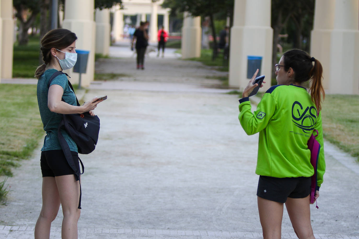 El Jardín del río Turia se ha convertido en uno de los lugares de mayor afluencia de deportistas durante la desescalada por el confinamiento por el Covid-19.