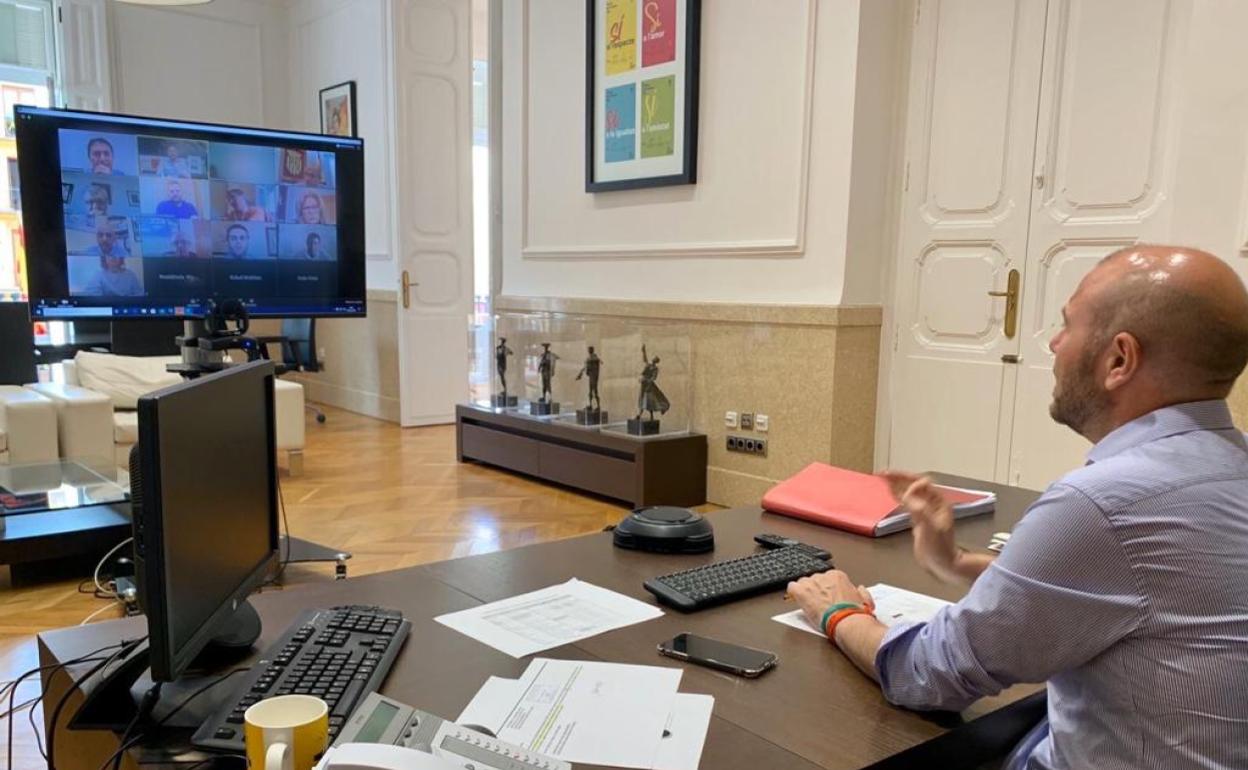 Momento de la reunión telemática entre el presidente  de la Diputación y los alcaldes y las alcaldesas. 