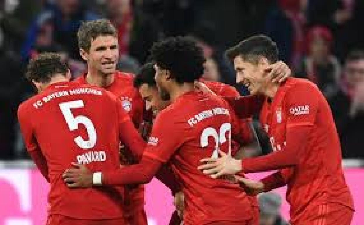 Imagen de archivo de los jugadores del Bayern celebrando un gol.