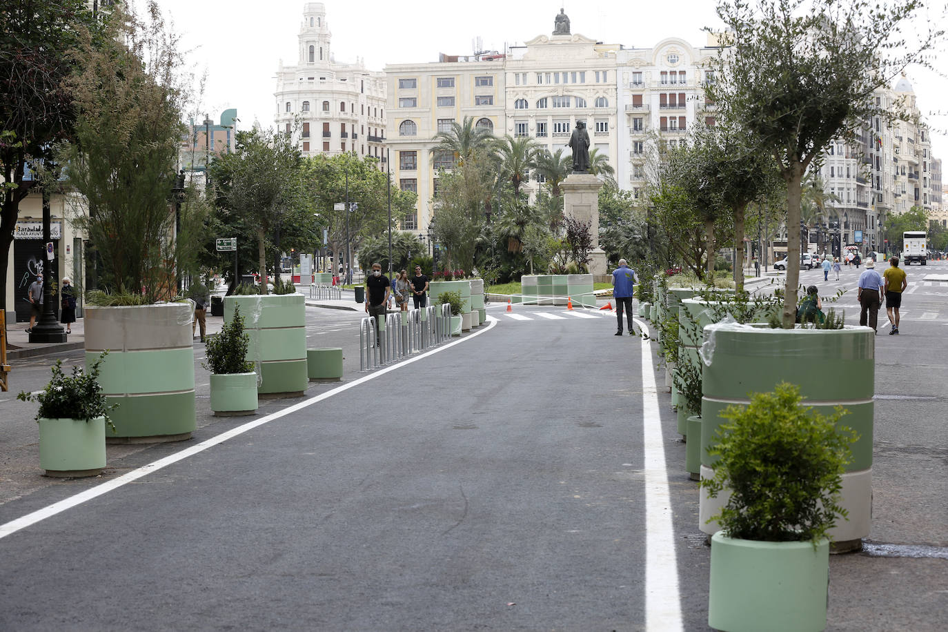 Fotos: Avanza la peatonalización de la plaza del Ayuntamiento de Valencia