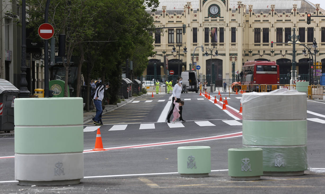 Fotos: Avanza la peatonalización de la plaza del Ayuntamiento de Valencia