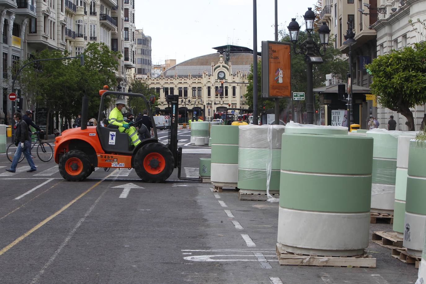 Fotos: Avanza la peatonalización de la plaza del Ayuntamiento de Valencia