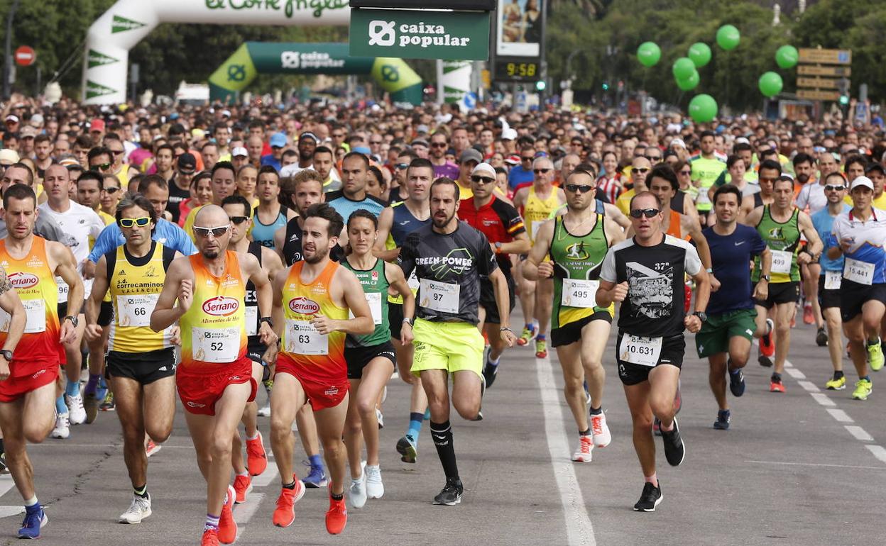 Miles de corredores, en la Volta a Peu del año pasado.