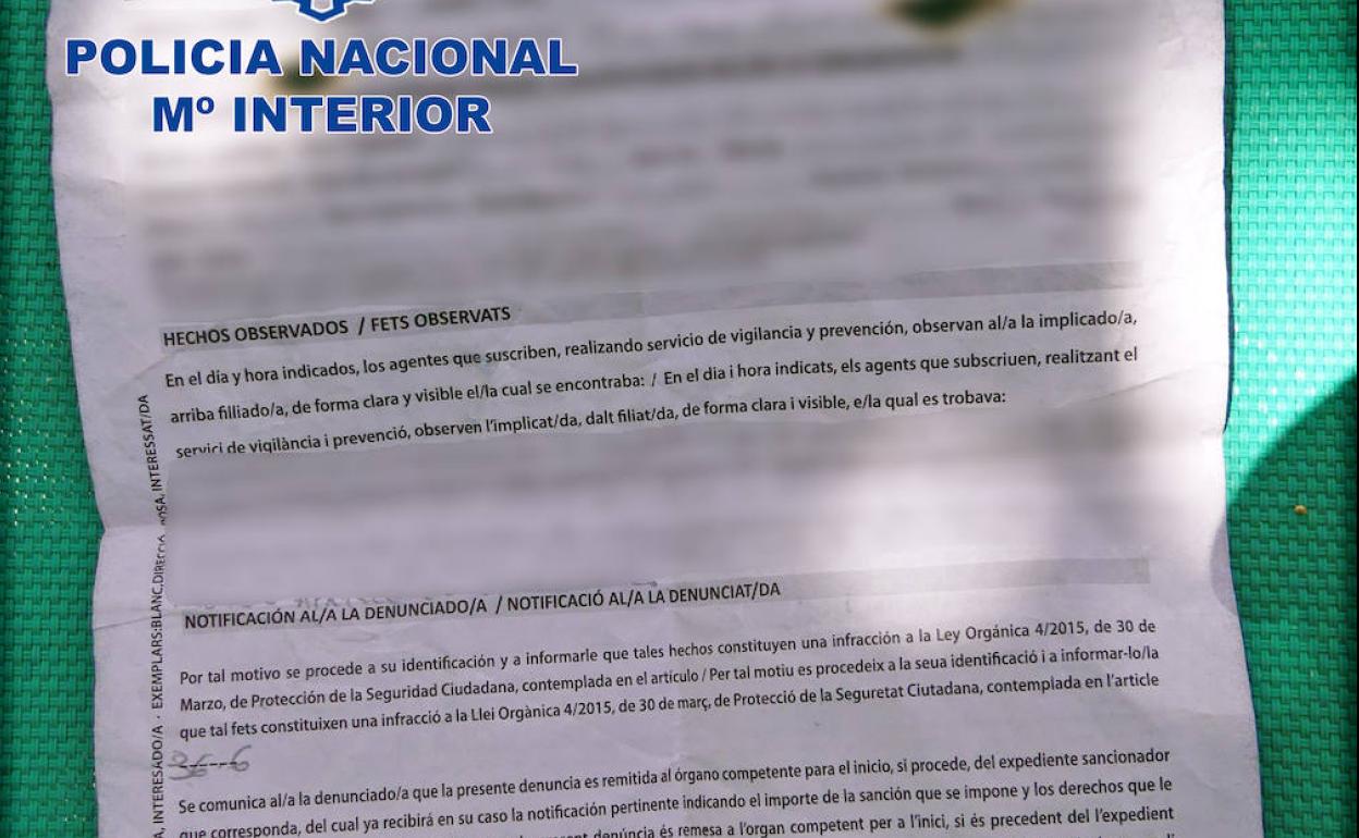 Entra a robar en una casa y se deja olvidada la multa que le habían puesto por saltarse en confinamiento