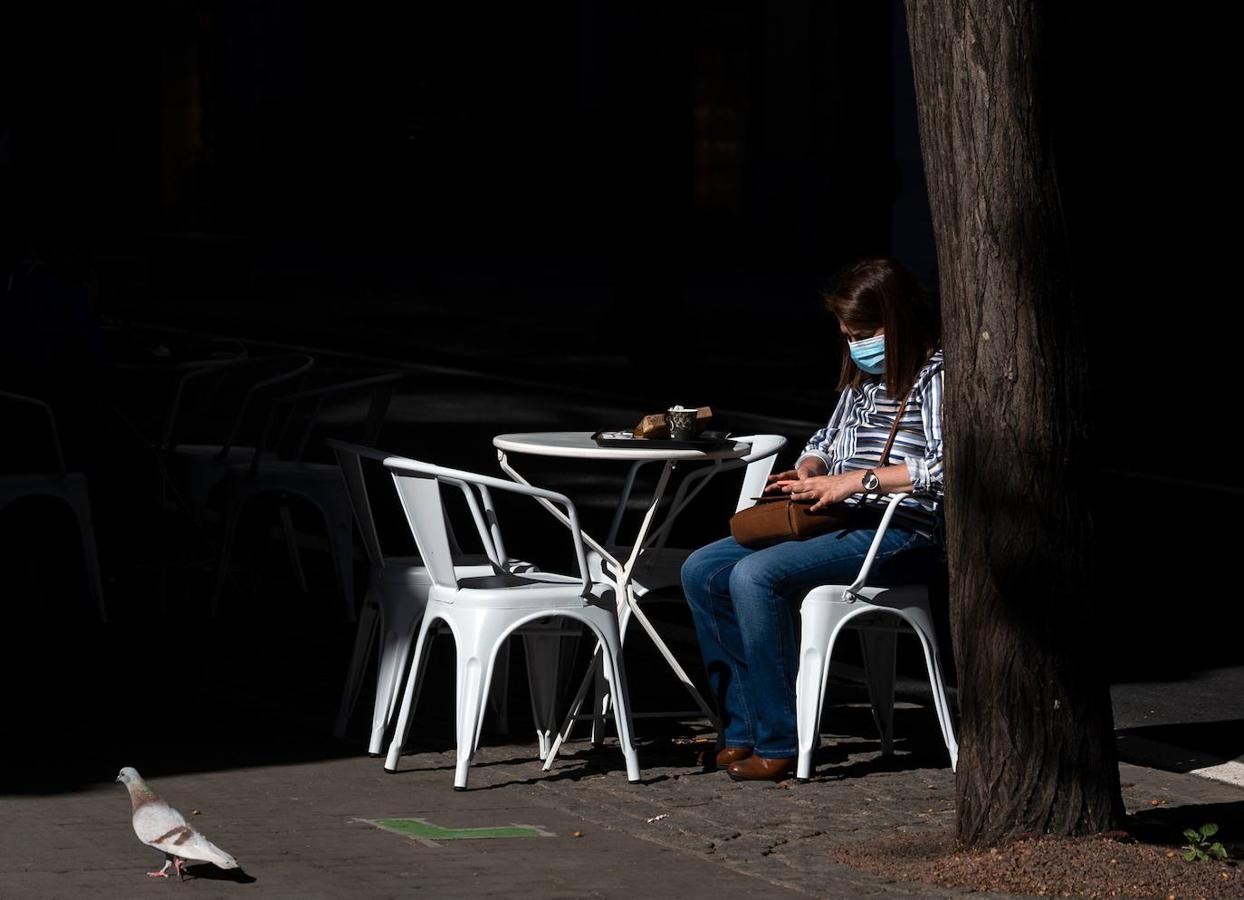 Sol, playa, cervezas en las terrazas, visitas a los templos y largos paseos a lo largo de una jornada en la que se evidencia que la Comunitat va recuperando el pulso. 