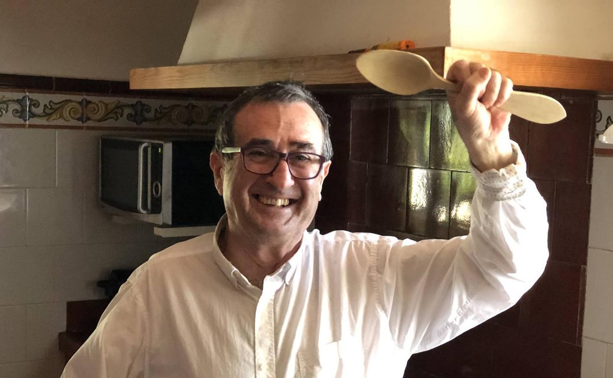 El chef Pep Romany, en la nueva campaña de Turismo Dénia. 