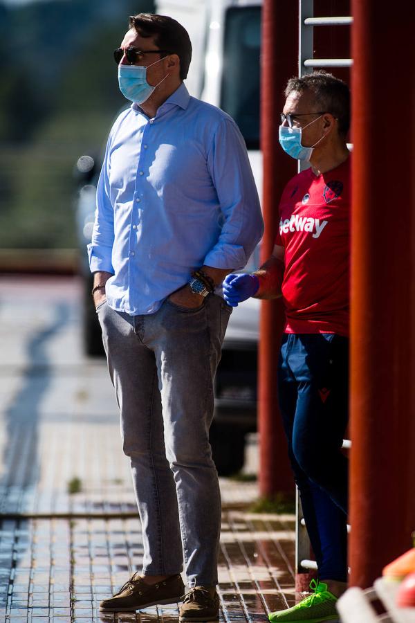 Murthy charla con los futbolistas en Paterna