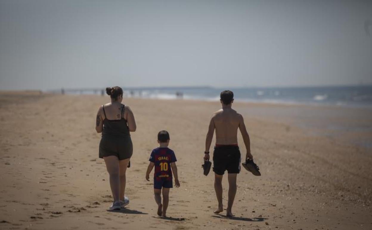 Paseo en la playa de Punta Umbria. 