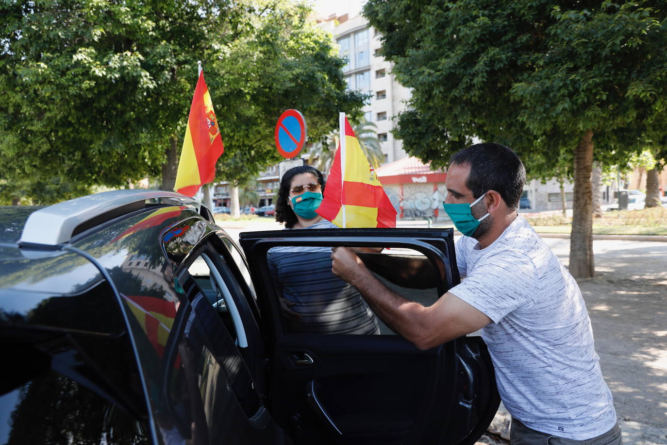 La marcha de vehículos contra la política del Gobierno se inicia en la Alameda y recorrerá la ciudad hasta llegar a San Agustín. 