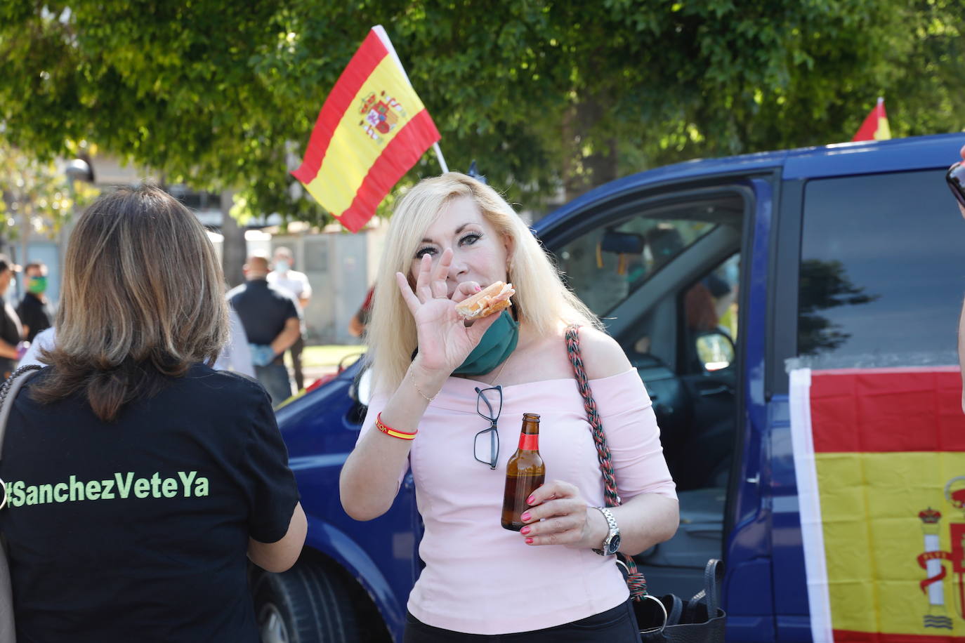 La marcha de vehículos contra la política del Gobierno se inicia en la Alameda y recorrerá la ciudad hasta llegar a San Agustín. 