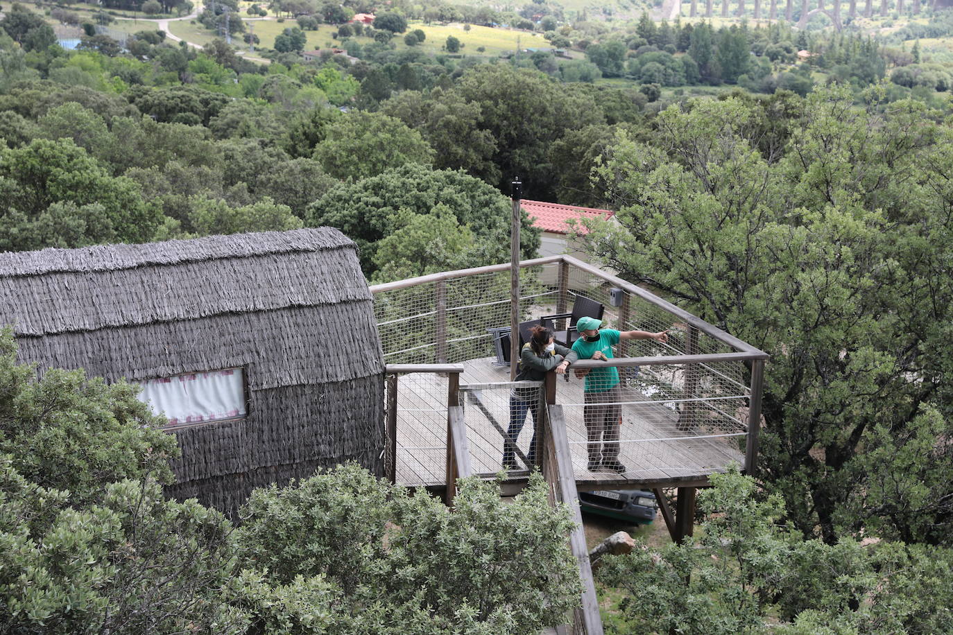 Cabaña en el árbol del Camping Monte Holiday en Gargantilla del Lozoya (Madrid).