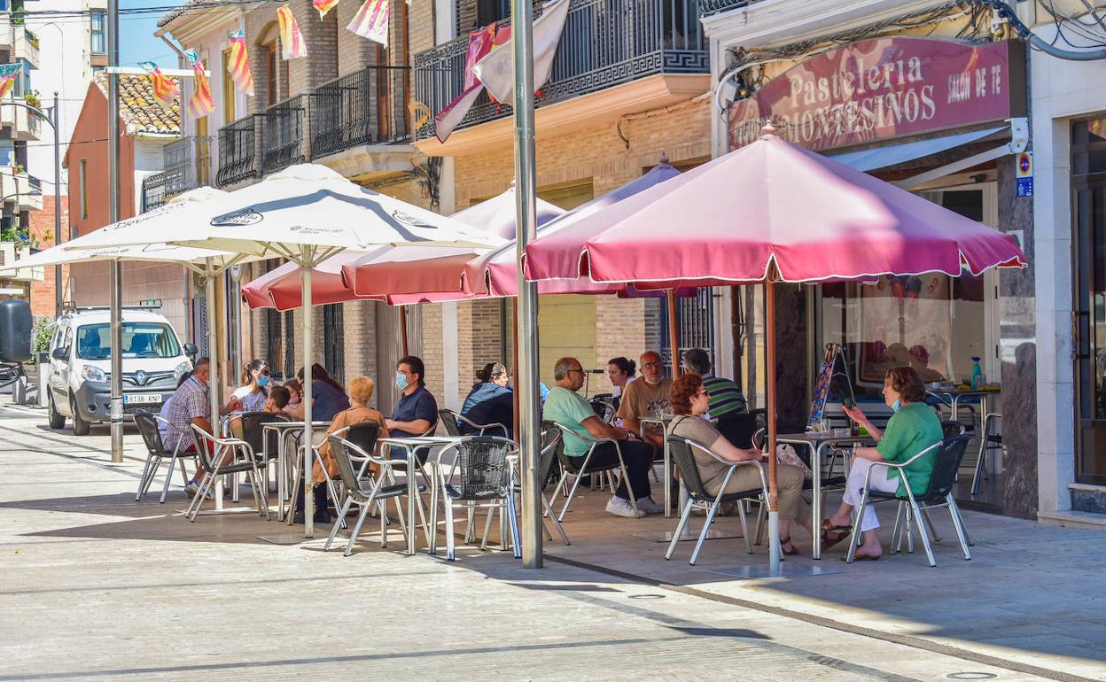 La terraza de un bar de Alfafar. 