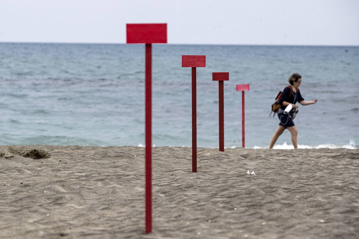 Las playas de Italia reabrirán en medio de la pandemia del coronavirus aunque los bañistas tendrán que mantener una distancia mínima de 5 metros entre ellos y adoptar ciertas medidas higiénicas.