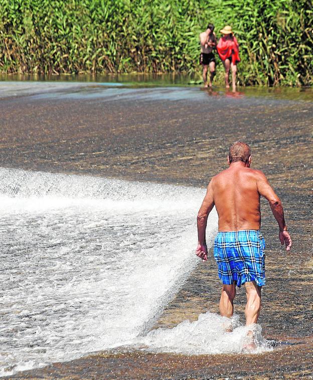 El baño en decenas de pozas y ríos quedará prohibido en verano