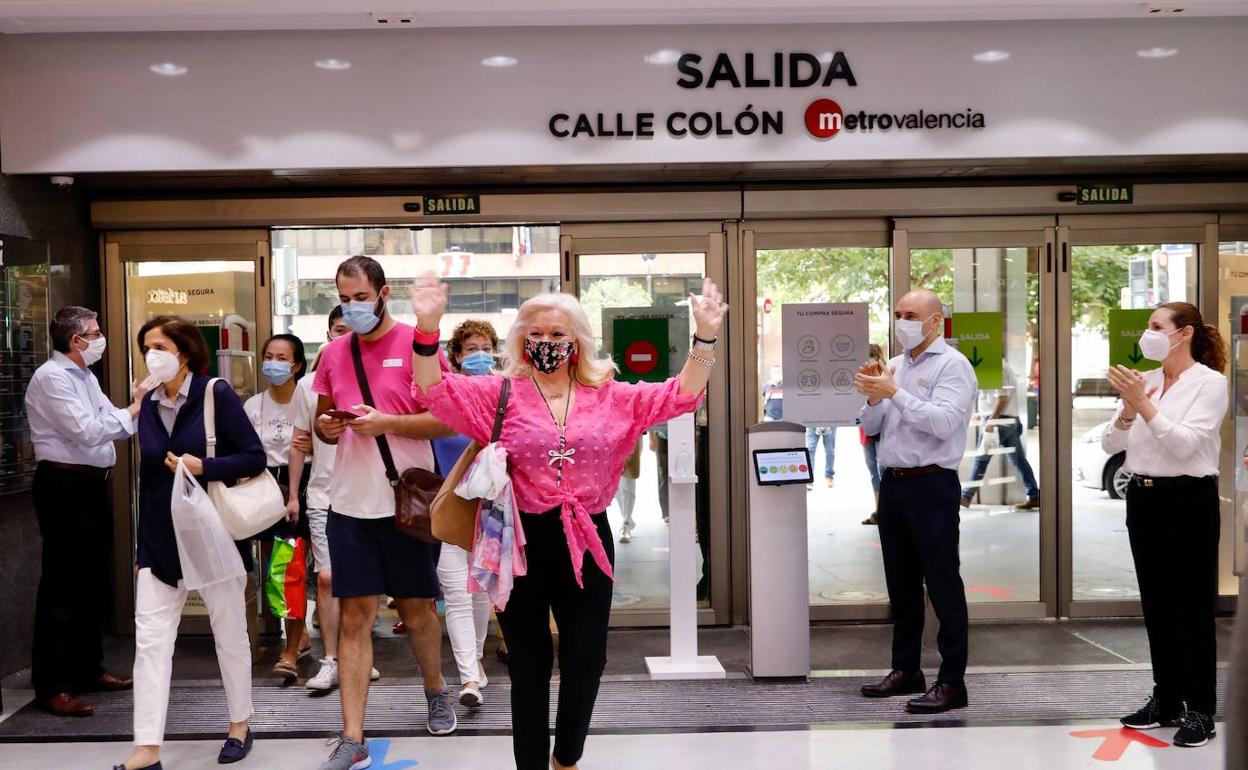 Entrada a El Corte Inglés de Pintor Sorolla en Valencia. 