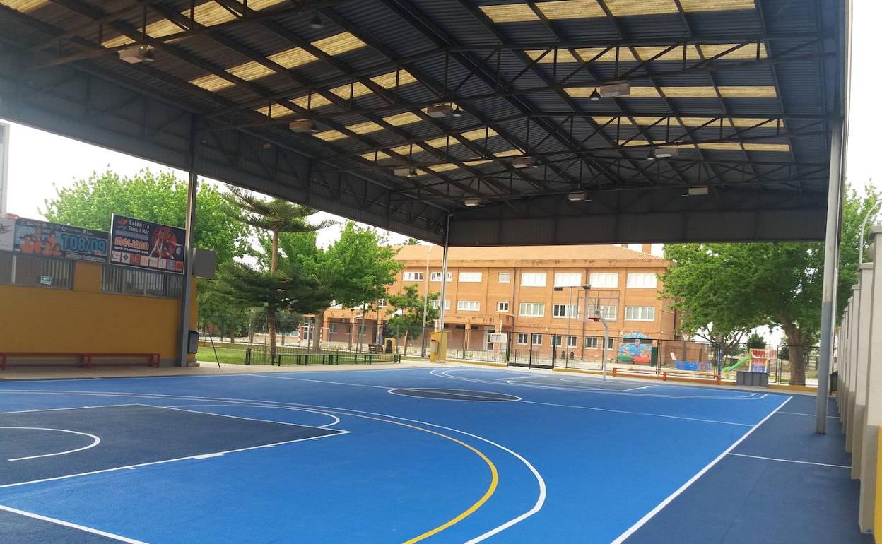 La pista de baloncesto del polideportivo. 