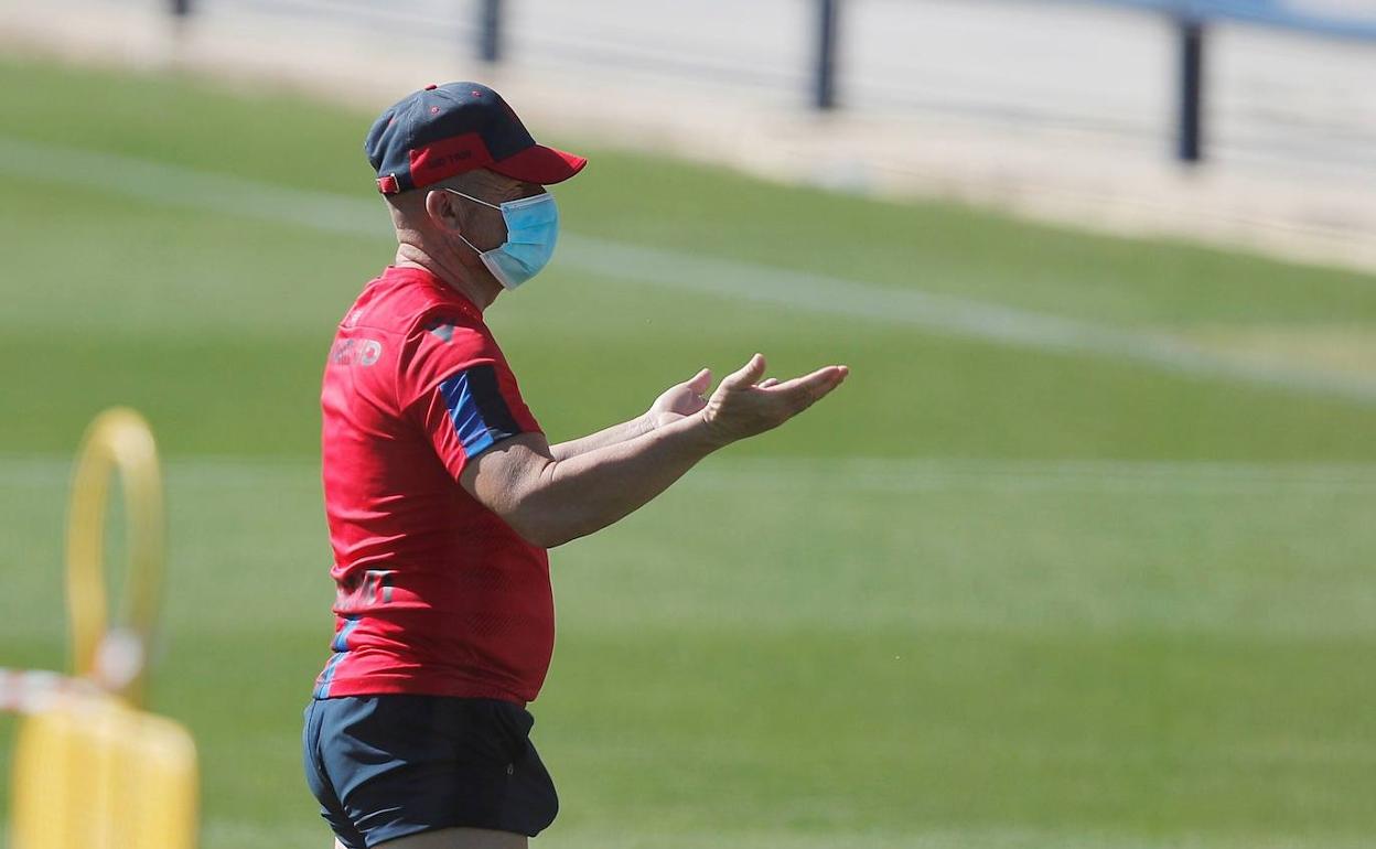 Paco López, durante una sesión de trabajo en Buñol 