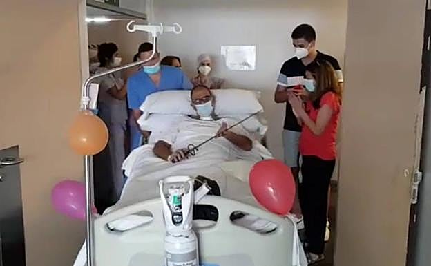 Alfonso, último paciente en la UCI del Hospital de Dénia ingresado por coronavirus, ha pasado a planta. 