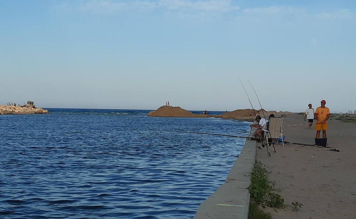 Apertura del canal de la gola de El Perellonet. 