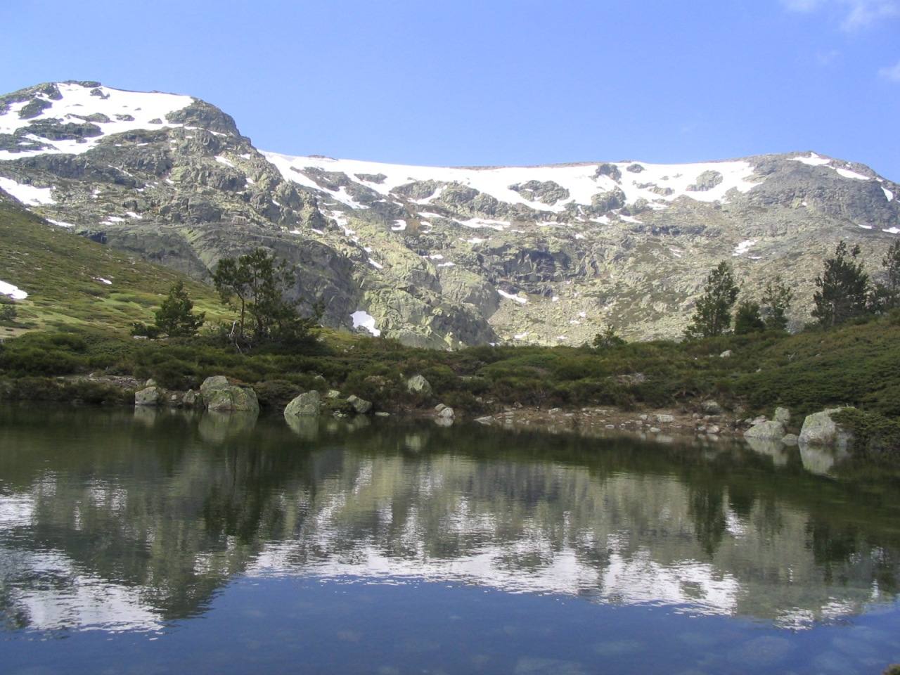 11.- Parque Nacional de la Sierra de Guadarrama (Madrid y Castilla y León) | La Sierra de Guadarrama forma parte del Sistema Central, una larga cadena montañosa, de 500 kilómetros de longitud, que cruza de este a oeste el centro de la Península Ibérica.
