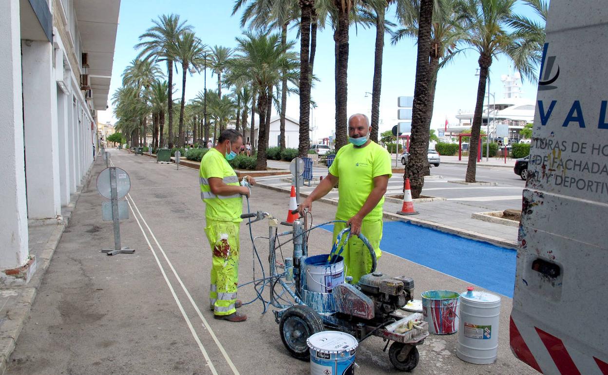 Los cambios, ayer, en la explanada Cervantes. 