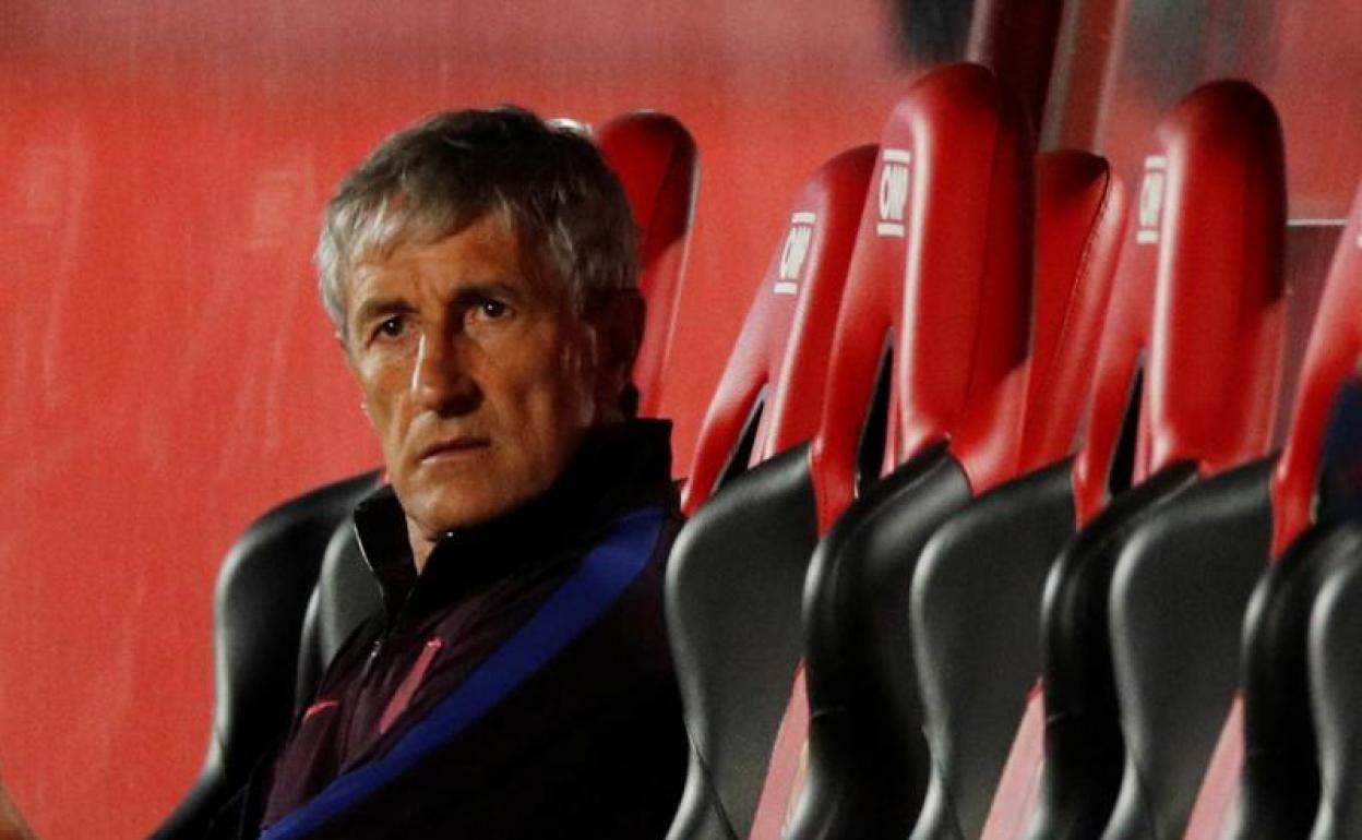 Quique Setién, durante el partido en Mallorca.