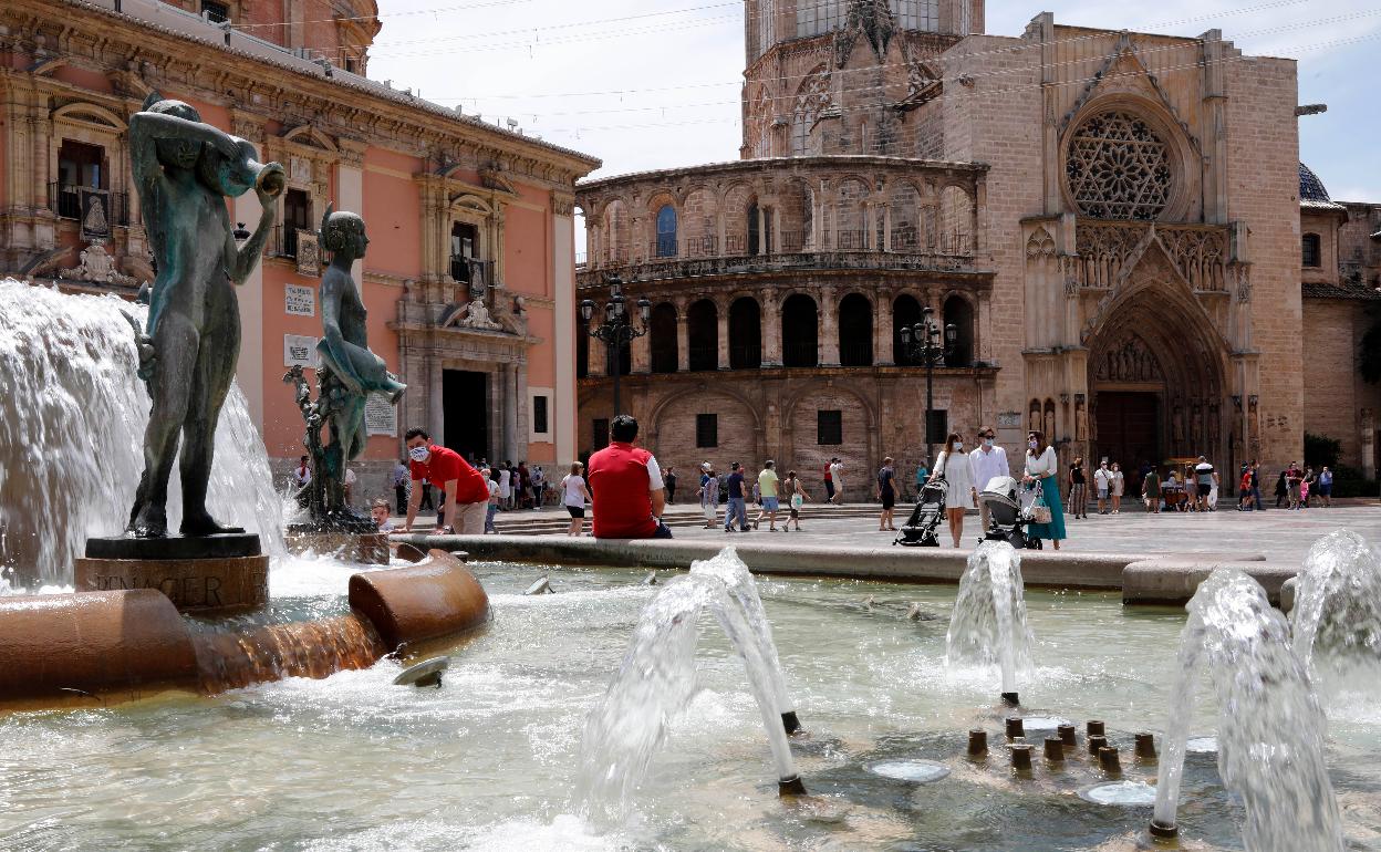 Plaza de la Virgen de Valencia. 