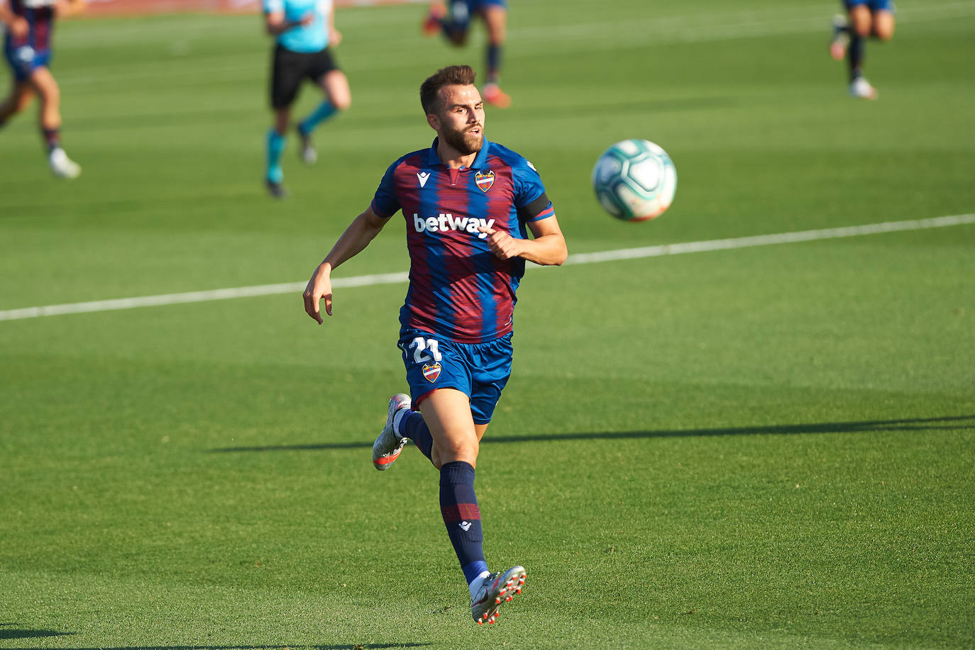 El Levante UD recibe al Sevilla FC, en el partido correspondiente a la jornada 29 de Liga, en el estadio Camilo Cano de La Nucía (Alicante).