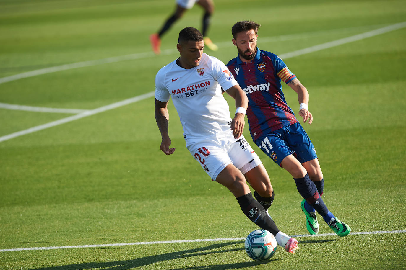 El Levante UD recibe al Sevilla FC, en el partido correspondiente a la jornada 29 de Liga, en el estadio Camilo Cano de La Nucía (Alicante).