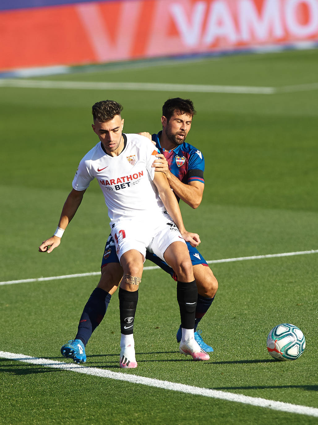 El Levante UD recibe al Sevilla FC, en el partido correspondiente a la jornada 29 de Liga, en el estadio Camilo Cano de La Nucía (Alicante).