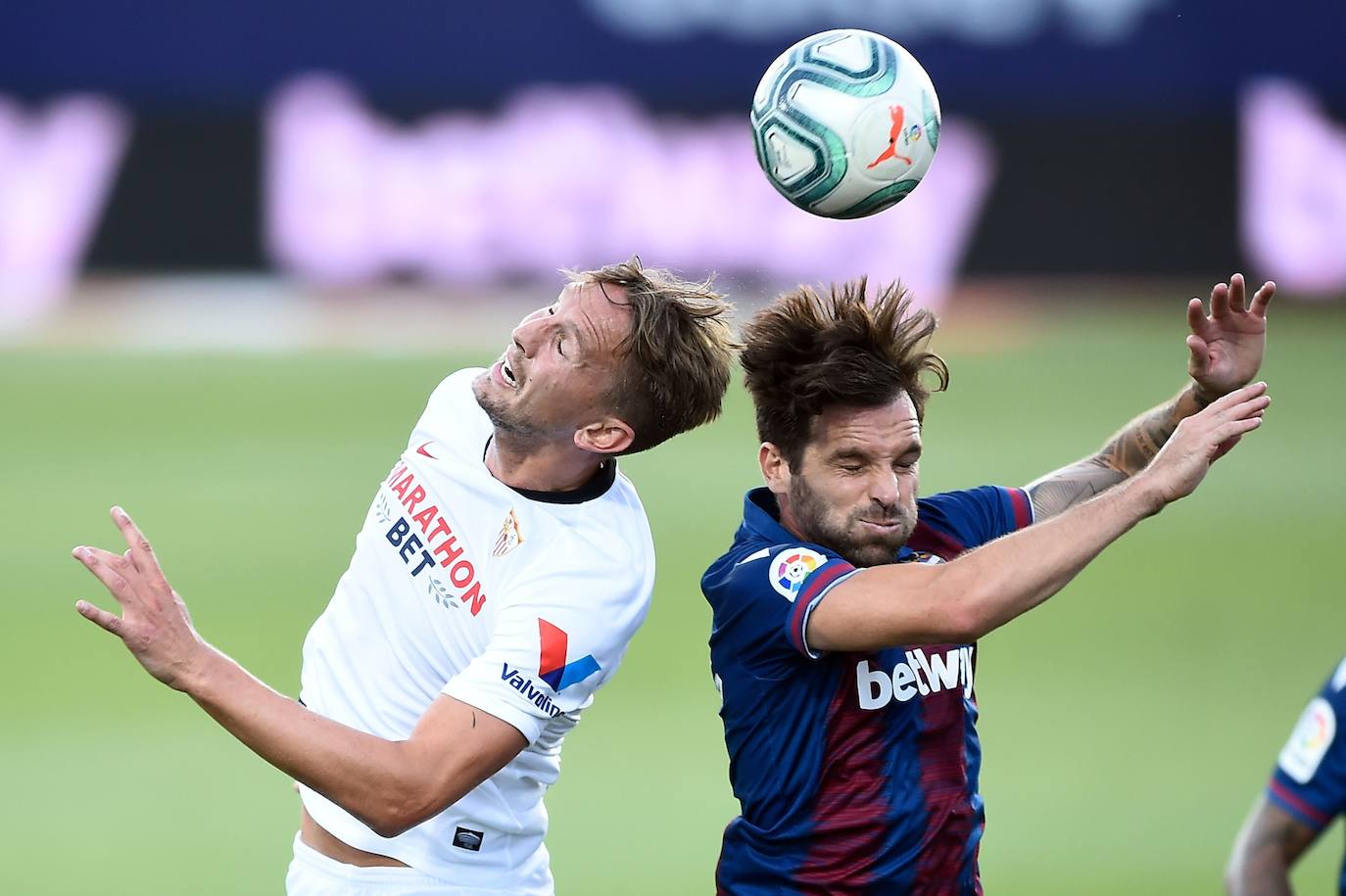 El Levante UD recibe al Sevilla FC, en el partido correspondiente a la jornada 29 de Liga, en el estadio Camilo Cano de La Nucía (Alicante).