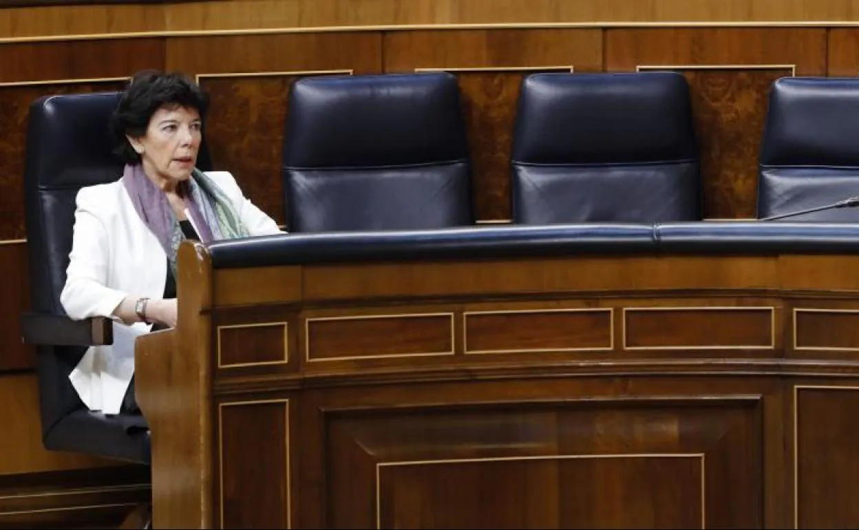 La ministra Celáa, en el Congreso. 