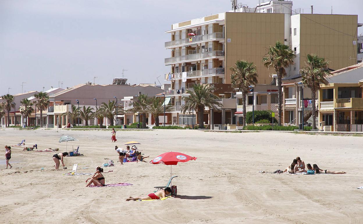 La playa del municipio, tras el confinamiento. 