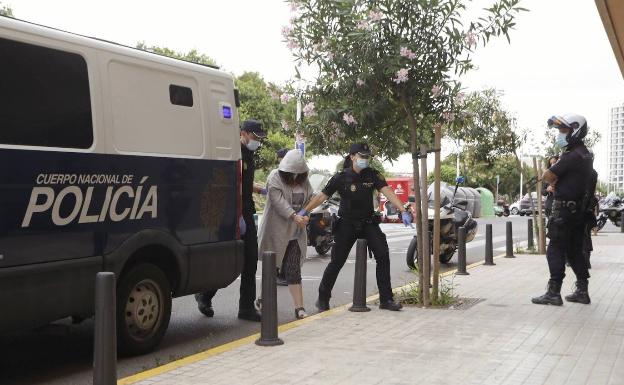 Prisión por asesinato para la viuda del expolicía discapacitado