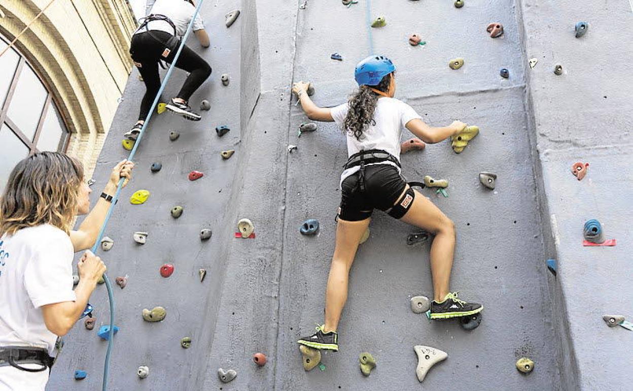 Valencia reabre 71 instalaciones deportivas elementales