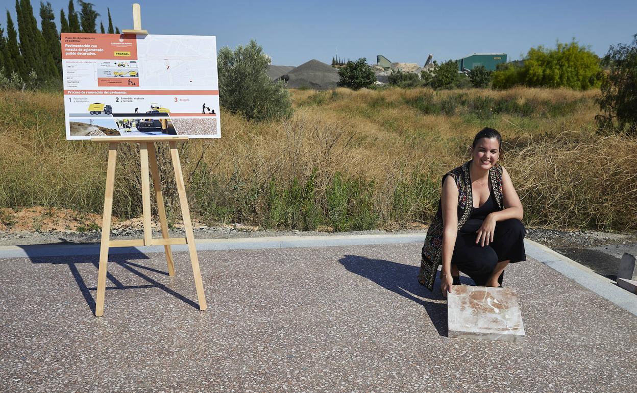 La vicealcaldesa Sandra Gómez, ayer en la presentación del suelo de muestra. 