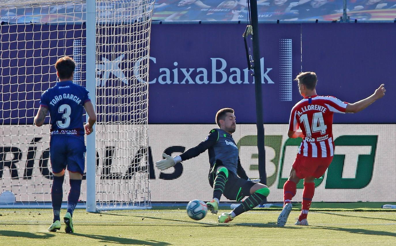 El Atlético se afianza en la tercera plaza en un encuentro en el que los 'colchoneros' arrancaron de forma demoledora y que se equilibró en la segunda parte.