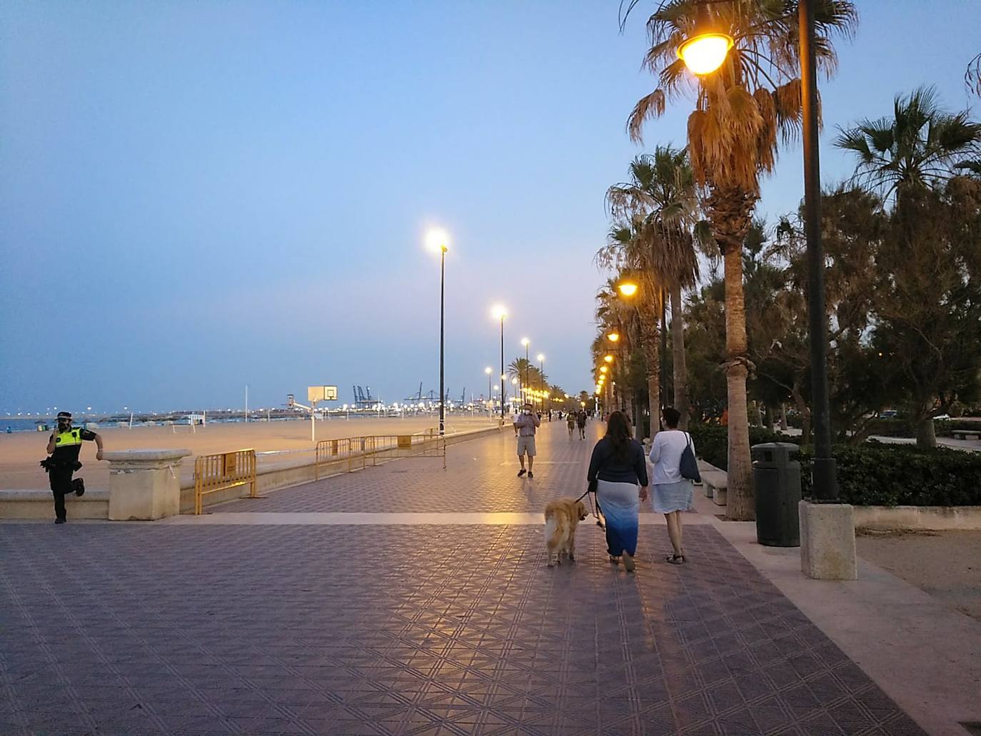 Fotos: La noche de San Juan en Valencia, en imágenes