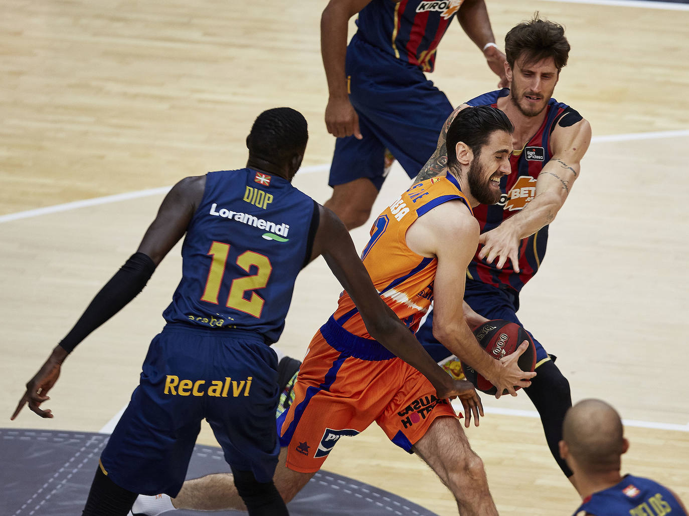 Fotos: ACB: espectaculares imágenes del Valencia Basket - Baskonia