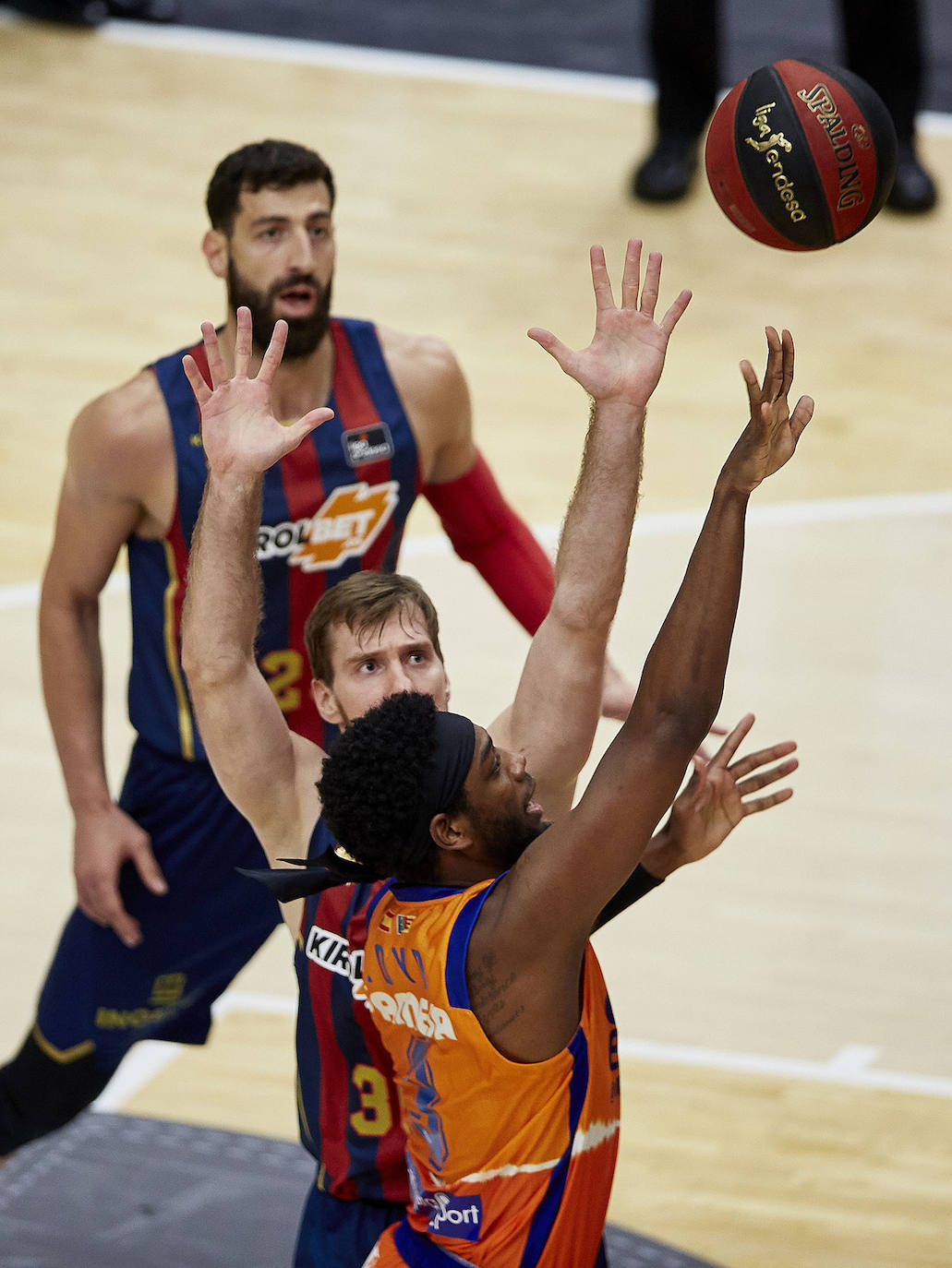 Fotos: ACB: espectaculares imágenes del Valencia Basket - Baskonia