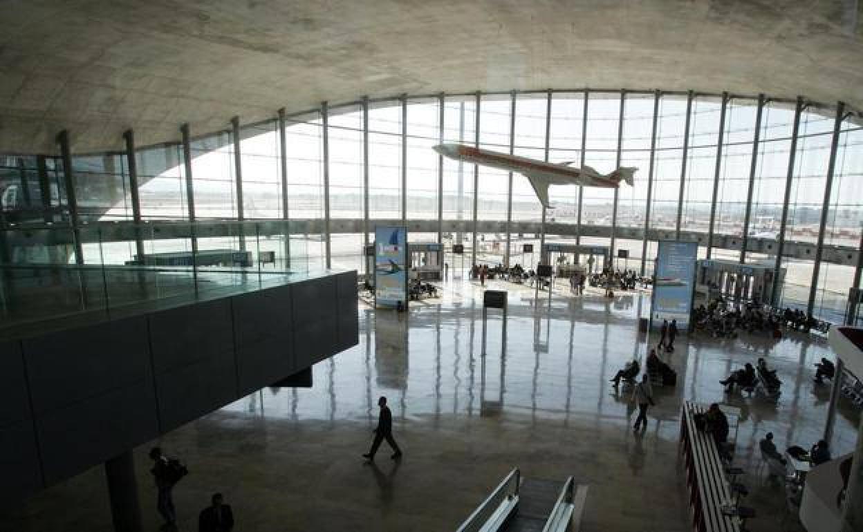 Aeropuerto de Mnises, Valencia. 